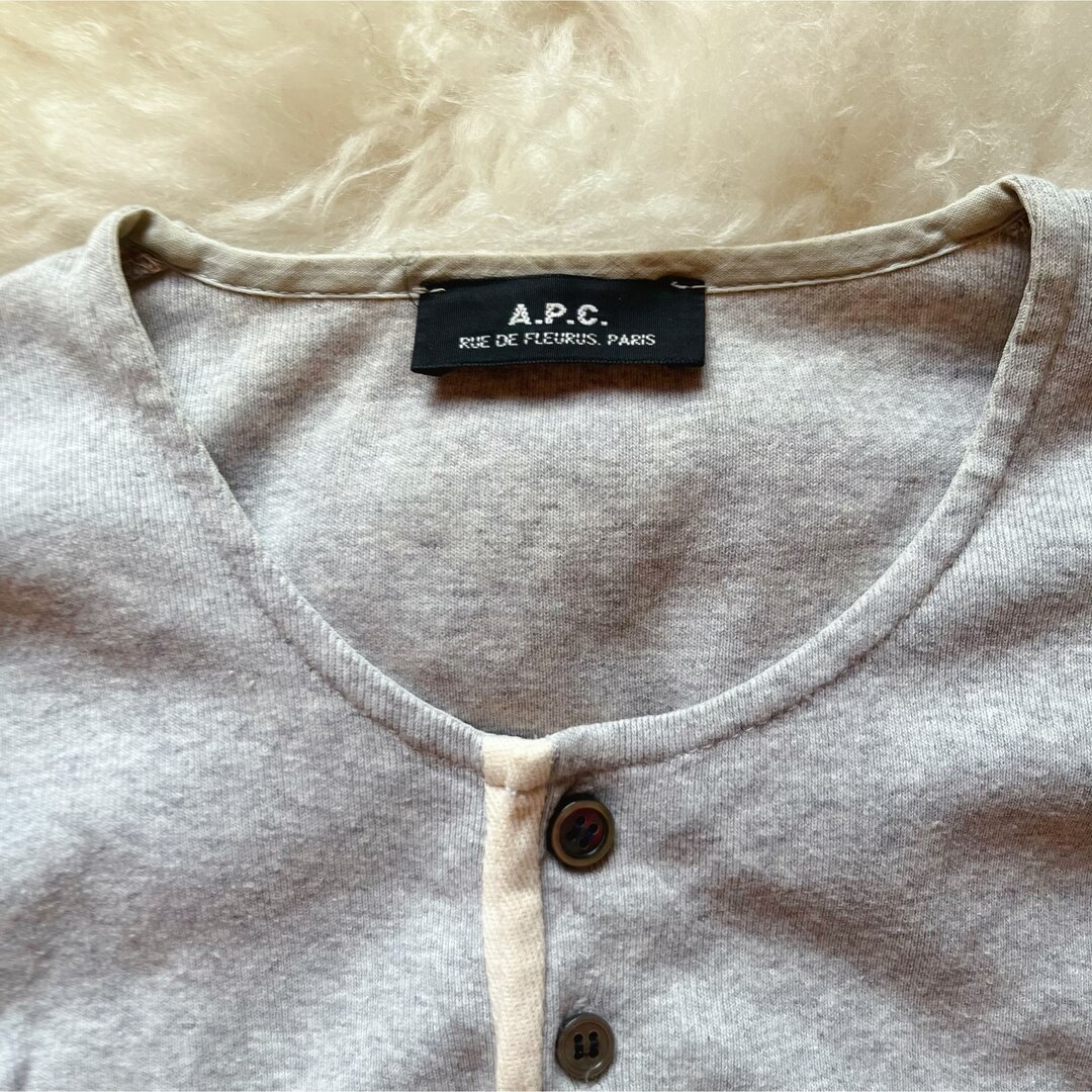 A.P.C(アーペーセー)のA.P.C. アーペーセー ヘンリーネック 長袖 カットソー トップス グレー レディースのトップス(カットソー(長袖/七分))の商品写真