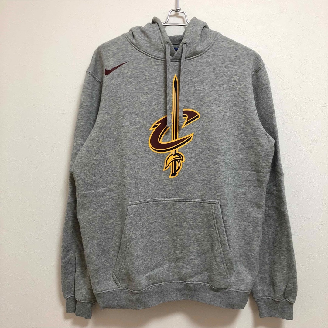 NIKE(ナイキ)のNIKE　NBA　クリーブランド・キャバリアーズ　プルオーバー　パーカ―　M メンズのトップス(パーカー)の商品写真