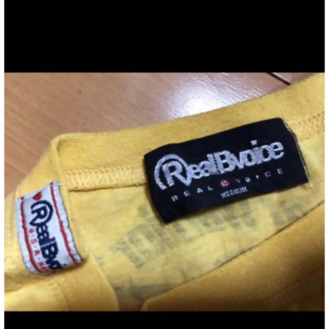 RealBvoice(リアルビーボイス)のRealBvoiceバッファロックイエローコットンT レディースのトップス(Tシャツ(半袖/袖なし))の商品写真