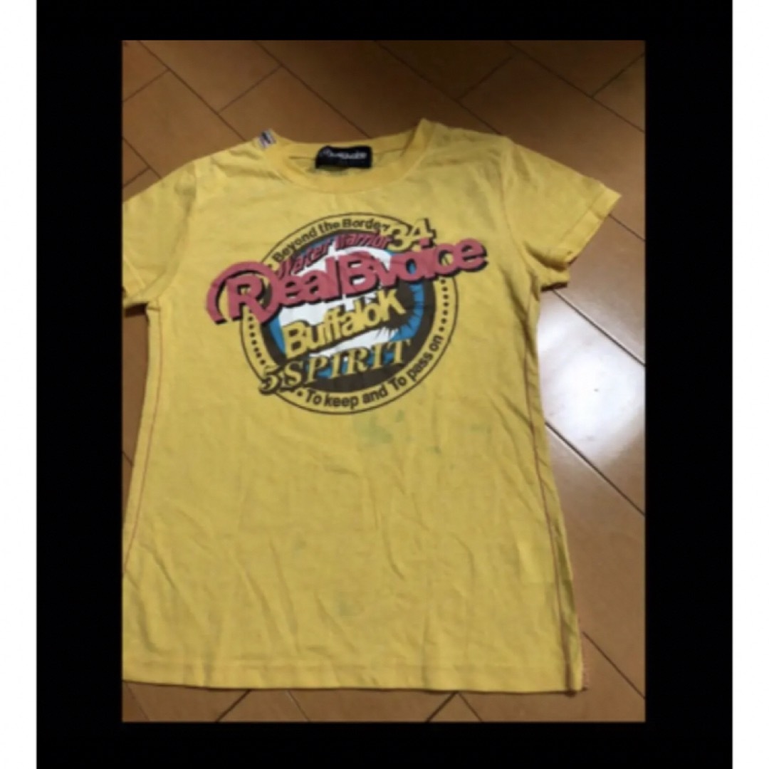 RealBvoice(リアルビーボイス)のRealBvoiceバッファロックイエローコットンT レディースのトップス(Tシャツ(半袖/袖なし))の商品写真