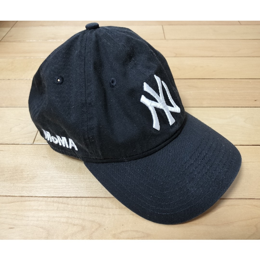 MOMA(モマ)の【NEWERA×MOMA】ニューヨークヤンキース 9TWENTY CAP メンズの帽子(キャップ)の商品写真