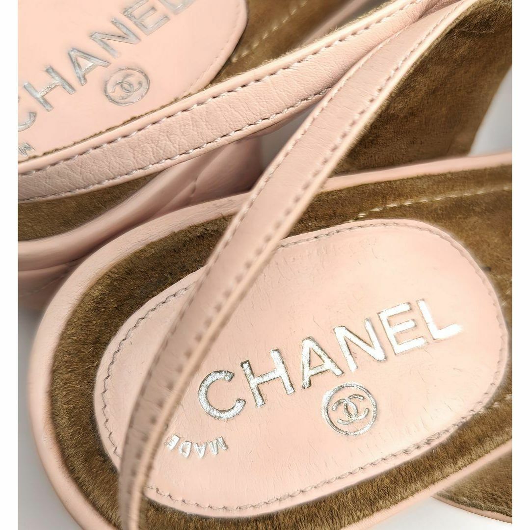 CHANEL(シャネル)の新品そっくりさん⭐CHANELシャネル マトラッセターンロックサンダル37.5C レディースの靴/シューズ(サンダル)の商品写真