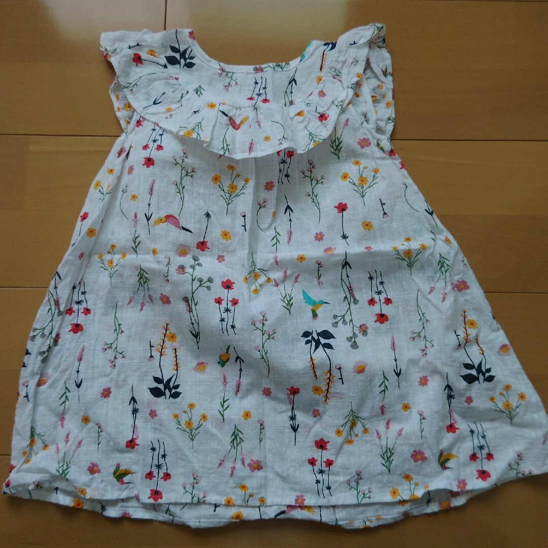 GAP(ギャップ)の子供服　女の子　100 キッズ/ベビー/マタニティのキッズ服女の子用(90cm~)(Tシャツ/カットソー)の商品写真