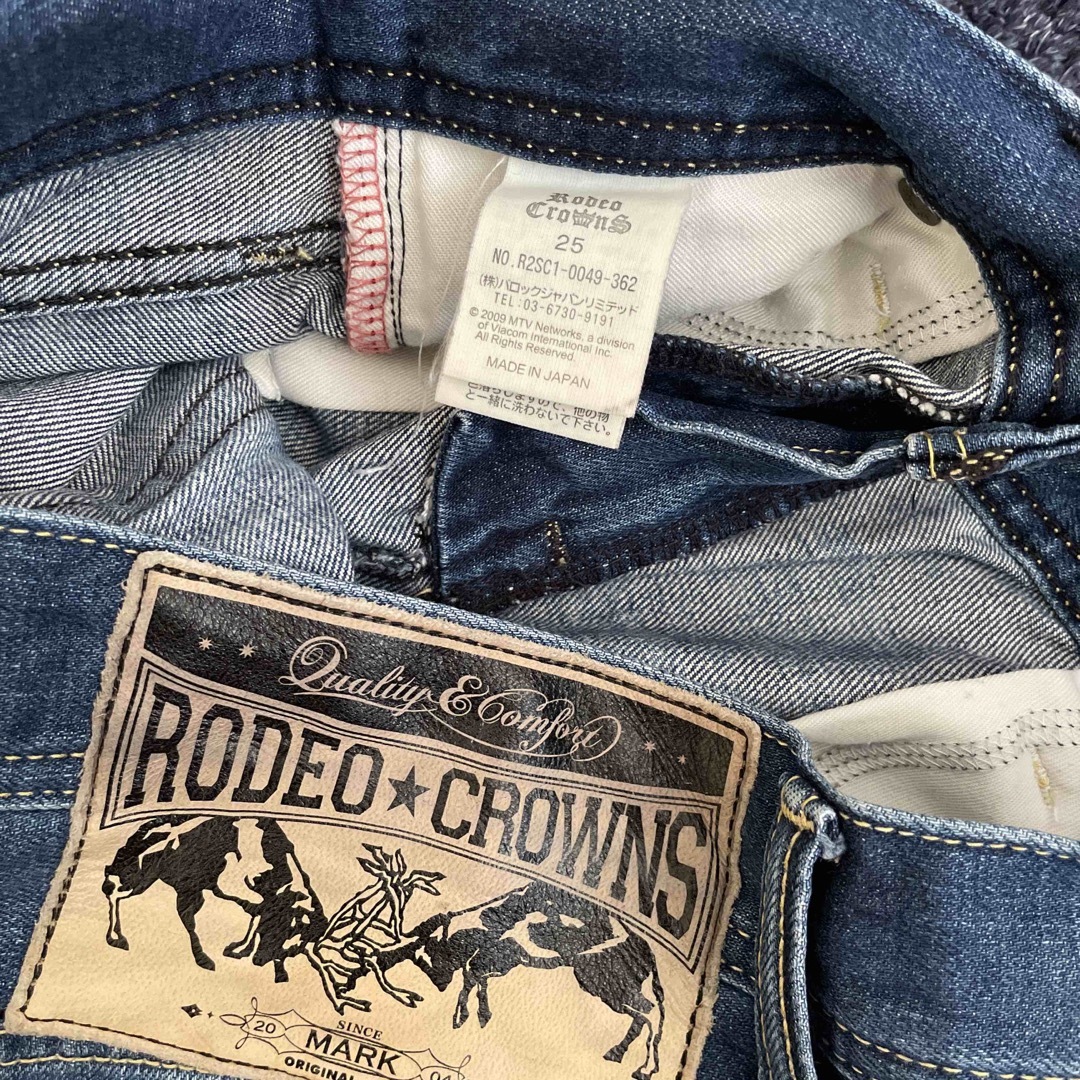 RODEO CROWNS(ロデオクラウンズ)のrodeo clowns ワッペンデニム　パンツ レディースのパンツ(デニム/ジーンズ)の商品写真