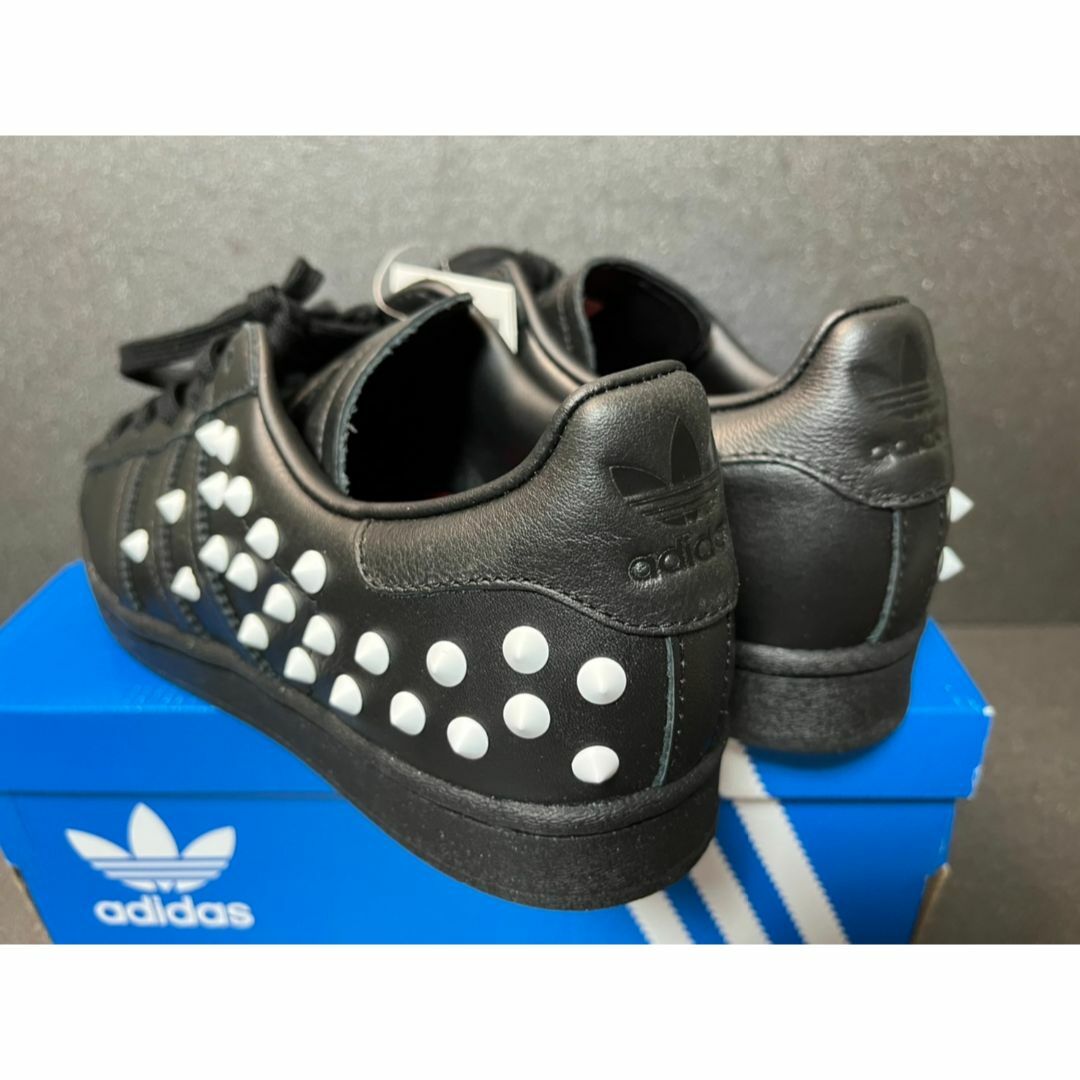 adidas(アディダス)の新品23.5cm adidas SUPER STAR W STUDS スタッズ レディースの靴/シューズ(スニーカー)の商品写真