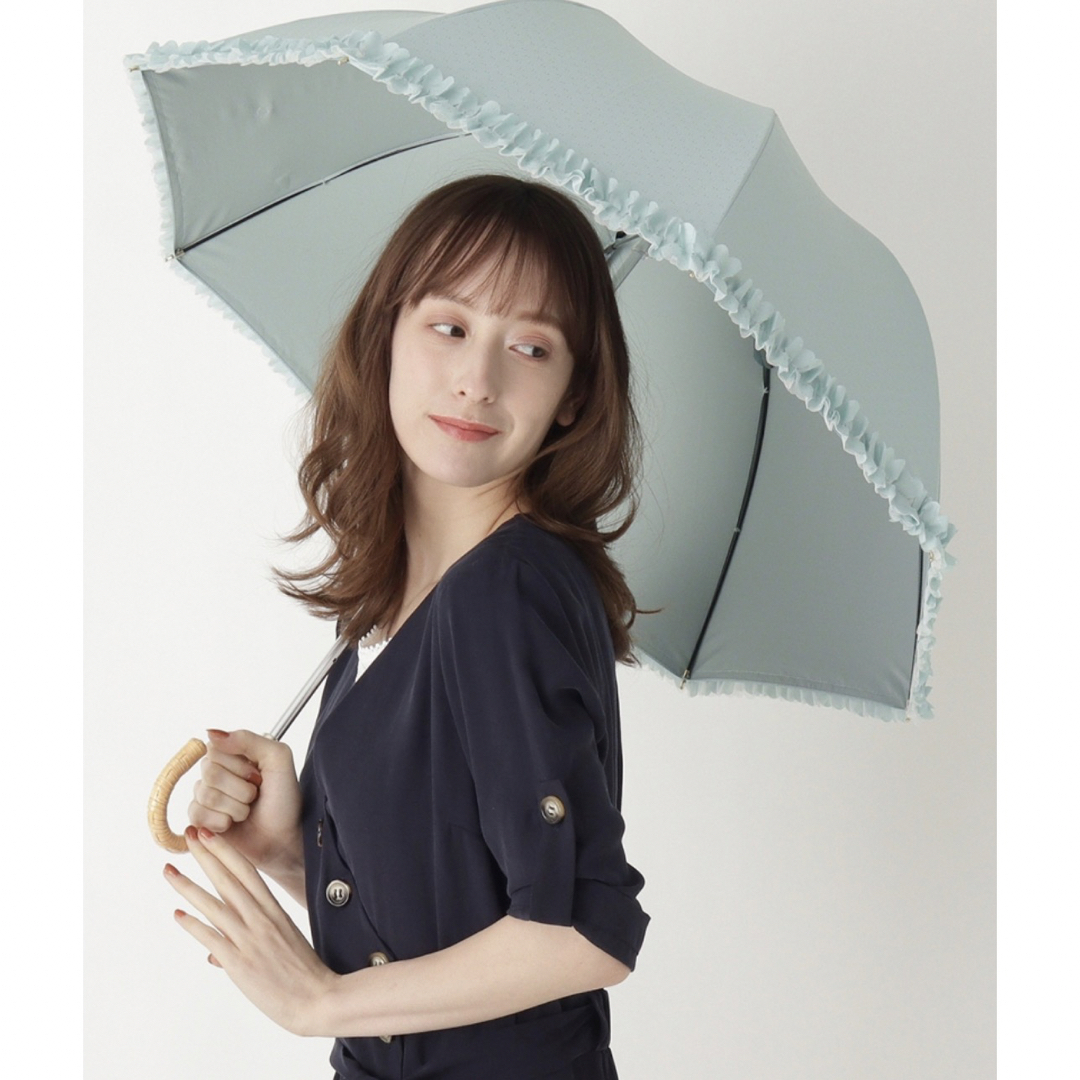 LANVIN en Bleu(ランバンオンブルー)のお値下げ　新品　ランバン日傘　LANVIN　ランバンオンブルー　晴雨兼用　長傘 レディースのファッション小物(傘)の商品写真