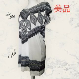 アズールバイマウジー(AZUL by moussy)の83 アズールbyマウジー 白×黒 柄 半袖 チュニック 着やすい 格好いい(カットソー(半袖/袖なし))