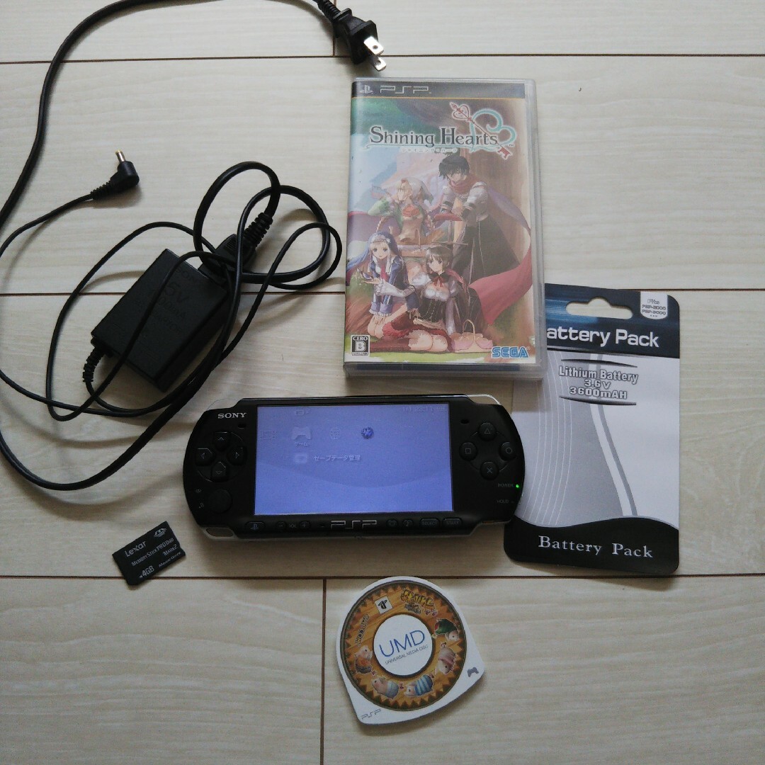 良品⭐️psp3000本体⭐️黒。新品バッテリー、ゲーム２つ、メモリー、充電器付