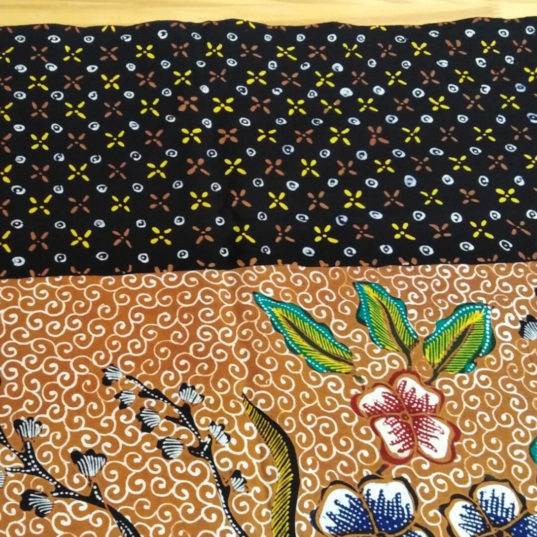 インドネシア バティック Batik Keris 生地 ガルーダ 青 黄土色 黄