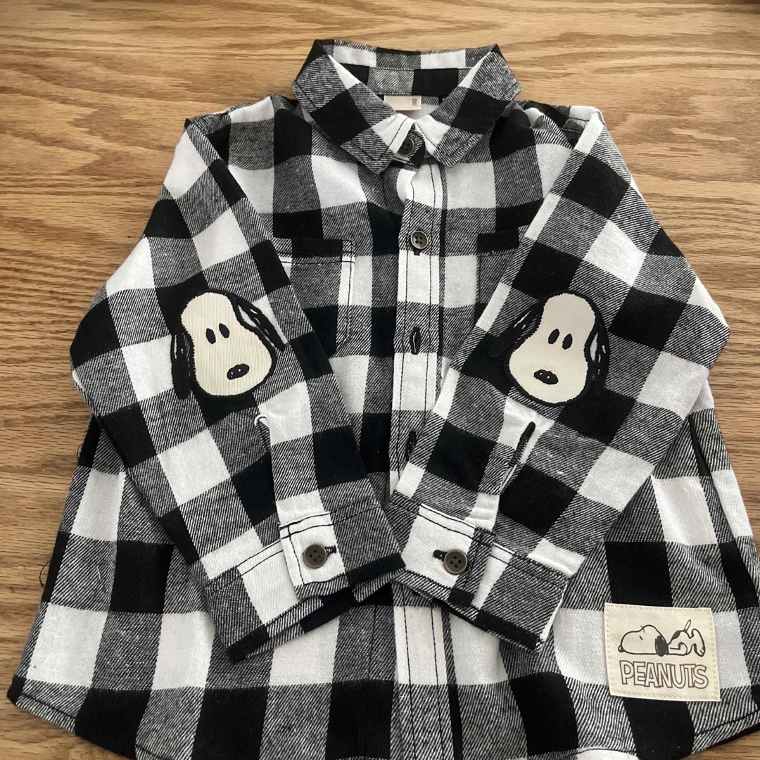 petit main(プティマイン)の【未使用】petit main 100サイズ　SNOOPYチェックシャツ キッズ/ベビー/マタニティのキッズ服男の子用(90cm~)(ブラウス)の商品写真