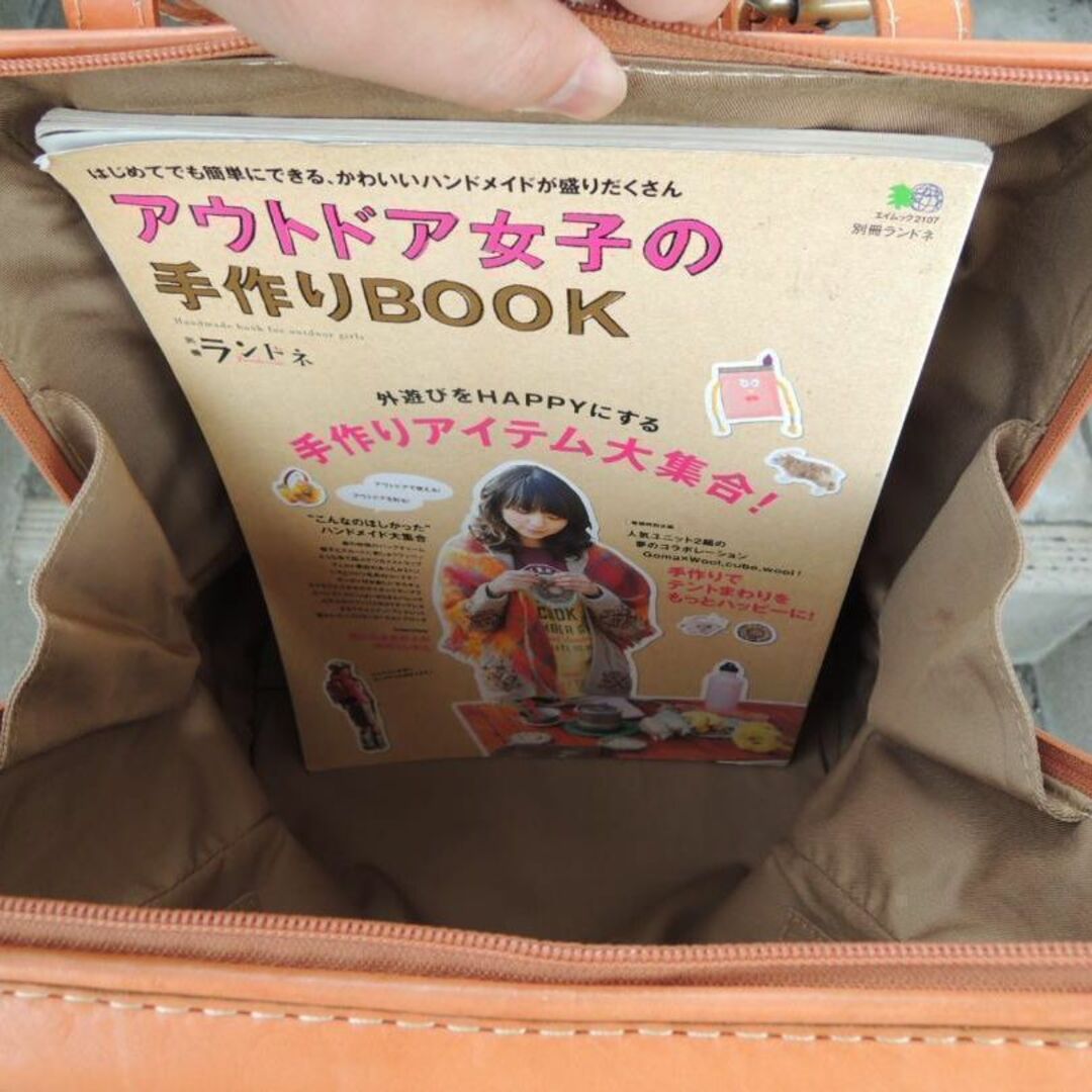 新品 送料込み☆18900円 スクエア リュック Ａ４ 牛革 パカっと開く