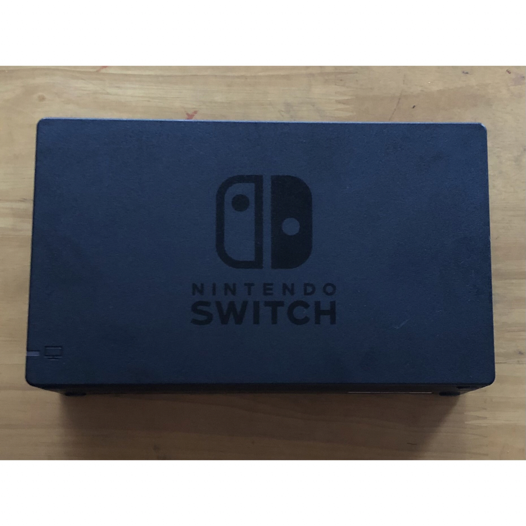 Nintendo Switch(ニンテンドースイッチ)の【動作品】Nintendo Switch 純正 ドック ジョイコン セット エンタメ/ホビーのゲームソフト/ゲーム機本体(その他)の商品写真