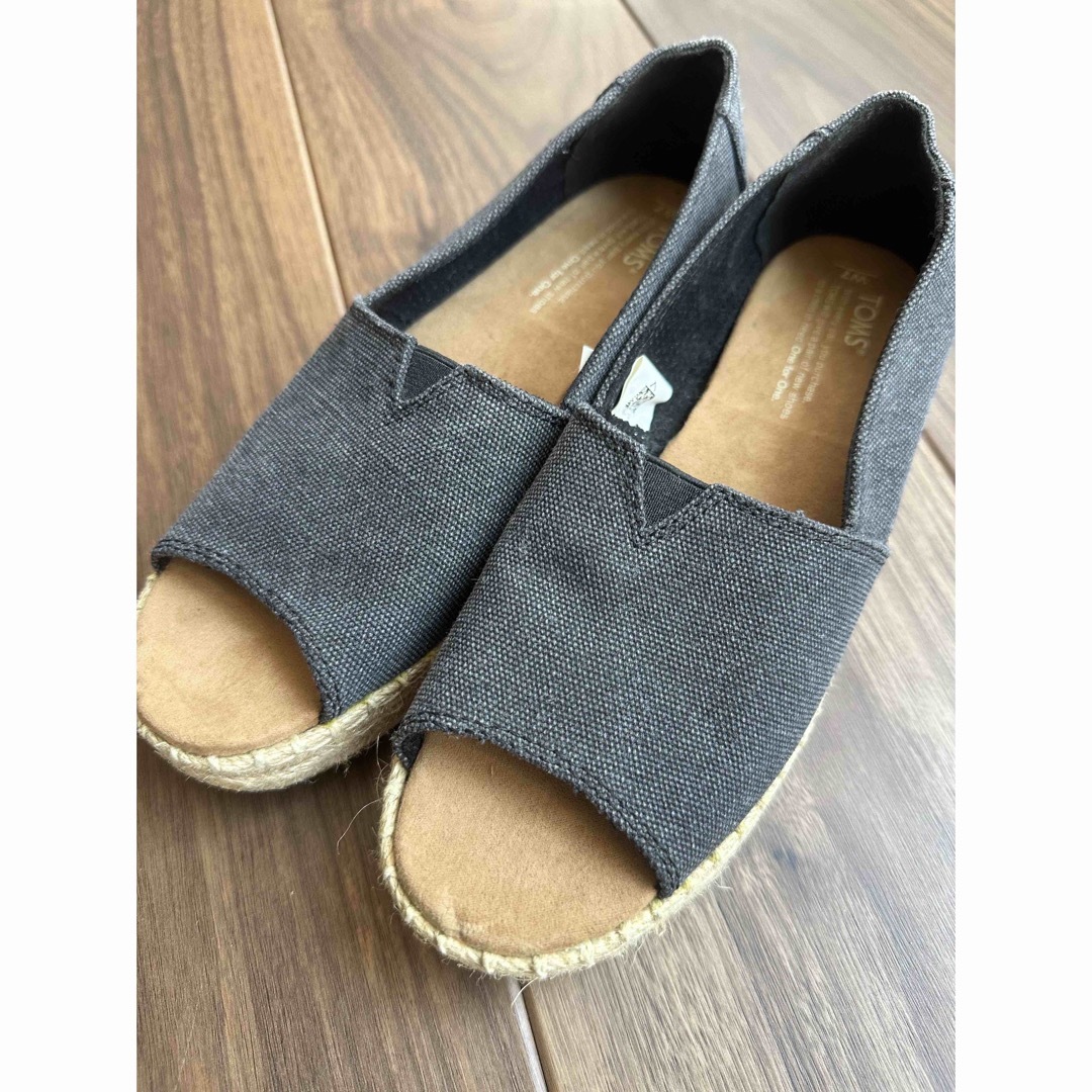 TOMS(トムズ)のTOMS classic black suede shearing  レディースの靴/シューズ(スリッポン/モカシン)の商品写真