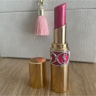 イヴサンローランボーテ(Yves Saint Laurent Beaute)のルージュ ヴォリュプテシャイン NO.64(口紅)