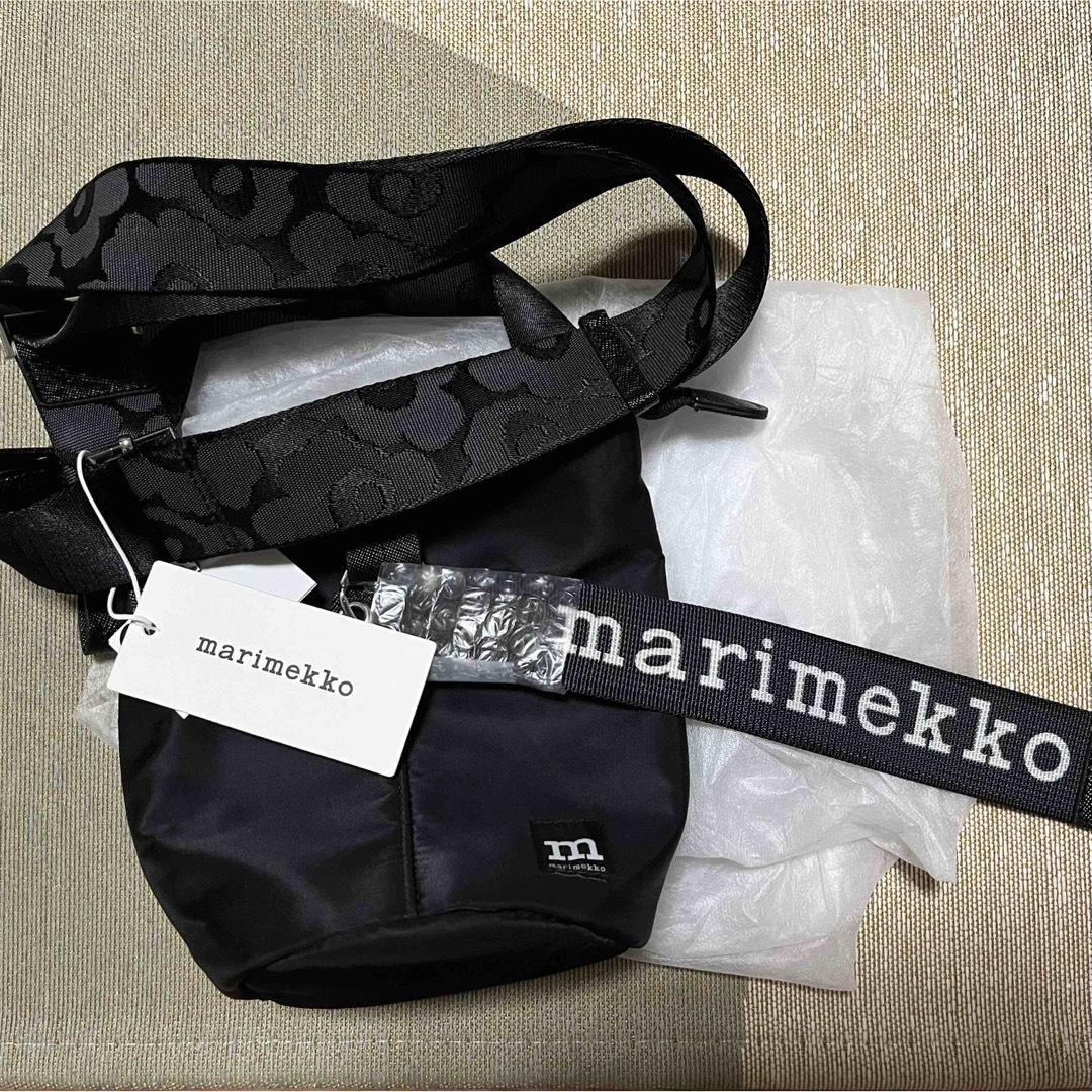 marimekko(マリメッコ)のEssential Bucket Solid ショルダーバッグ レディースのバッグ(ショルダーバッグ)の商品写真