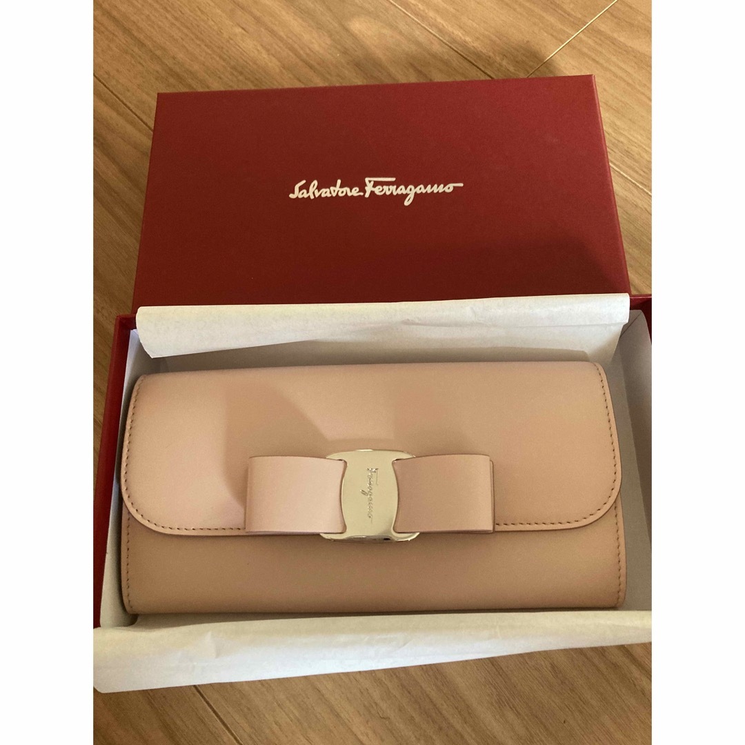 Ferragamo - ☆新品未使用☆ サルヴァトーレフェラガモ 長財布 ピンク