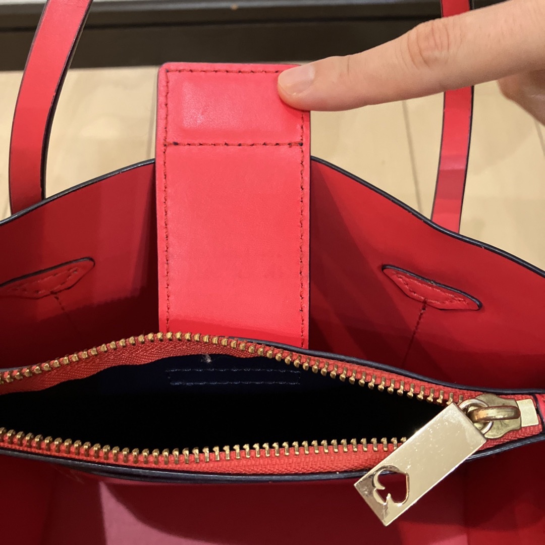 kate spade new york(ケイトスペードニューヨーク)のケイトスペードバッグ(クラッチバッグ付き) レディースのバッグ(ハンドバッグ)の商品写真