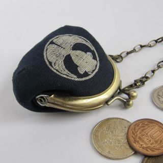 金魚のチェーン付き小銭入れ／がま口財布／和柄／ハンドメイド(財布)