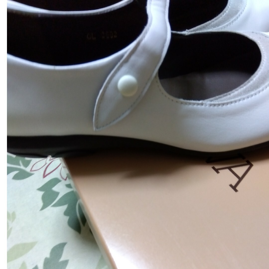 VITA NOVA フラットパンプス　24.5 レディースの靴/シューズ(ハイヒール/パンプス)の商品写真