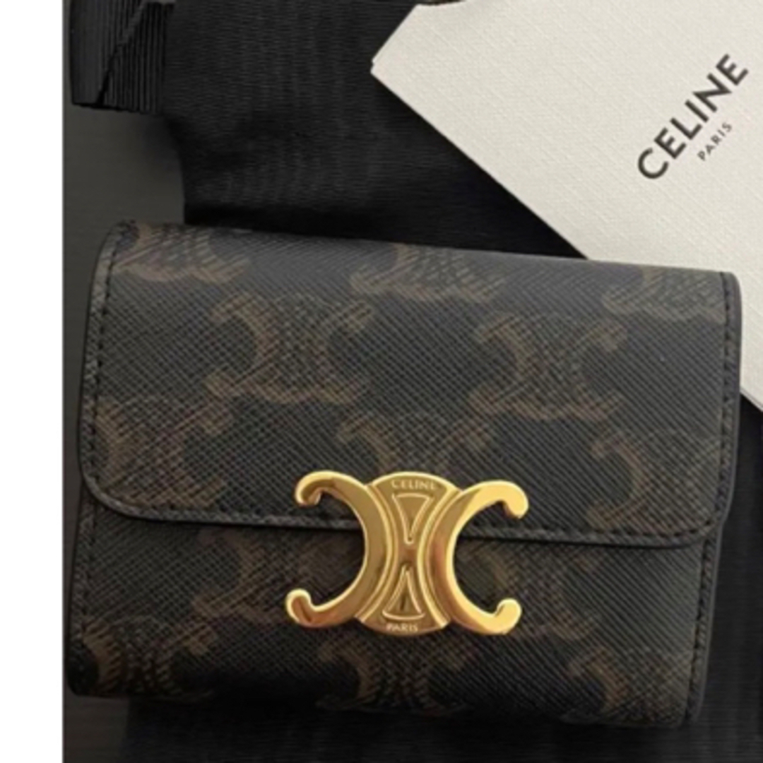 celine(セリーヌ)のCELINE セリーヌ　コンパクトウォレット　トリオンフキャンバス レディースのファッション小物(財布)の商品写真