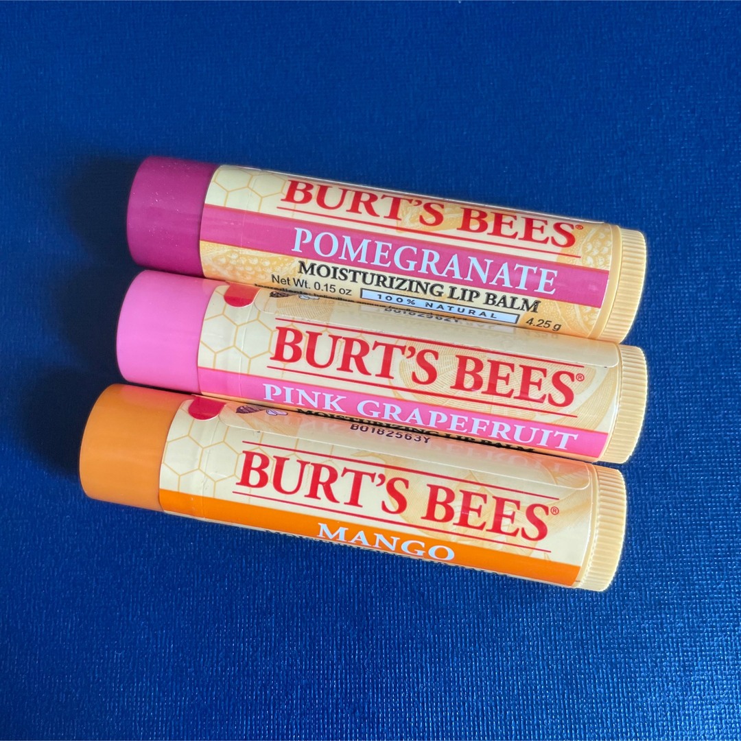 BURT'S BEES(バーツビーズ)の✳︎新品未使用✳︎ バーツビーズ リップバーム 3本 セット コスメ/美容のスキンケア/基礎化粧品(リップケア/リップクリーム)の商品写真