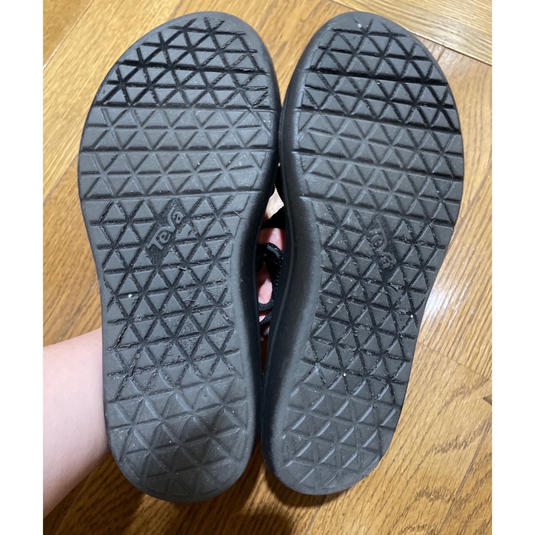 Teva(テバ)の☆美品☆teva voya strappy 22 6600→6400 レディースの靴/シューズ(サンダル)の商品写真