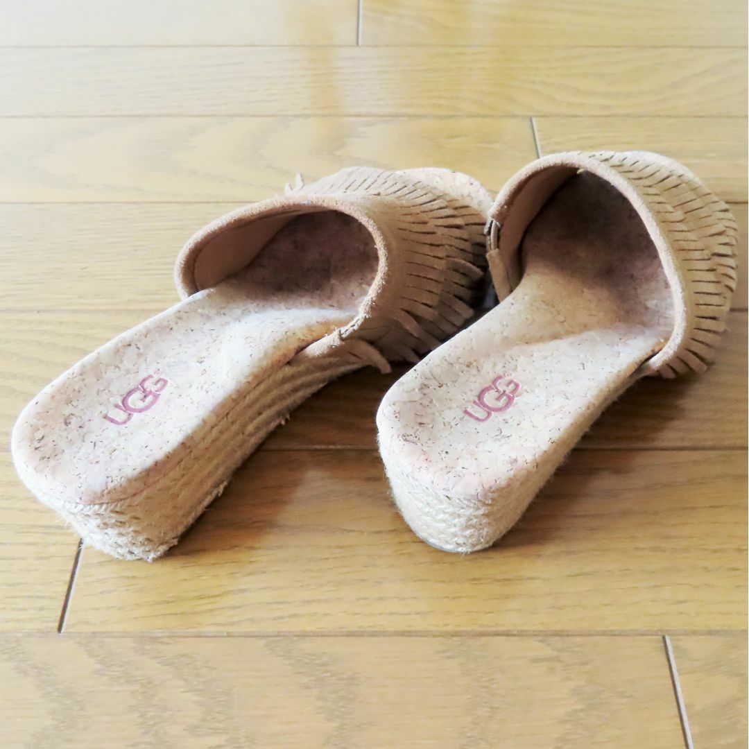 UGG(アグ)の美品 UGG アグ サンダル レディース 24cm ブラウン 茶色 レディースの靴/シューズ(サンダル)の商品写真