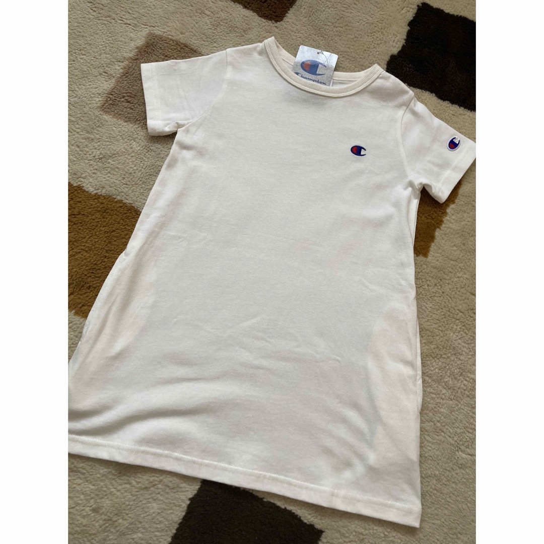 Champion(チャンピオン)の新品　チャンピオン　ワンピース　110 キッズ/ベビー/マタニティのキッズ服女の子用(90cm~)(ワンピース)の商品写真