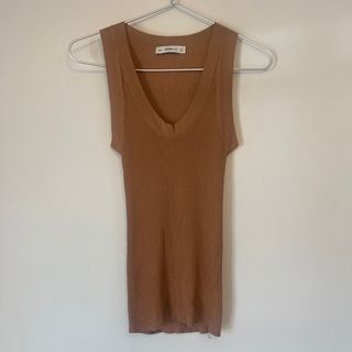 ザラ(ZARA)のZARA トップス　ブラウン(カットソー(半袖/袖なし))