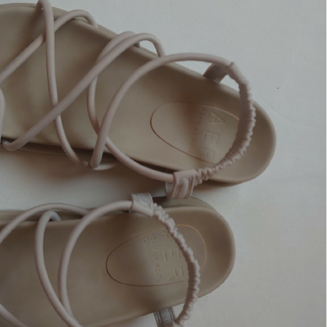 Adam et Rope'(アダムエロぺ)の【超美品】コードストラップスポサン(オフホワイト) レディースの靴/シューズ(サンダル)の商品写真