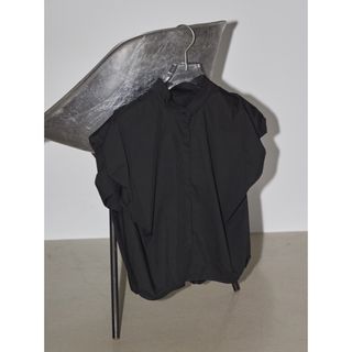 トゥデイフル(TODAYFUL)の新品未使用タグ付き Puffshoulder Compact Shirts(シャツ/ブラウス(半袖/袖なし))