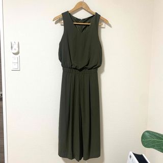 セシルマクビー(CECIL McBEE)の美品　カーキ　オールインワン　パンツ(オールインワン)