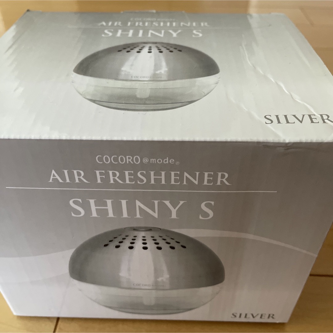 AIR FRESHENER SHINYS／シャイニーS ／シルバー／空気清浄機 コスメ/美容のリラクゼーション(アロマディフューザー)の商品写真