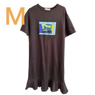 Ｔシャツワンピース　フリル　夏　M おしゃれ(ロングワンピース/マキシワンピース)