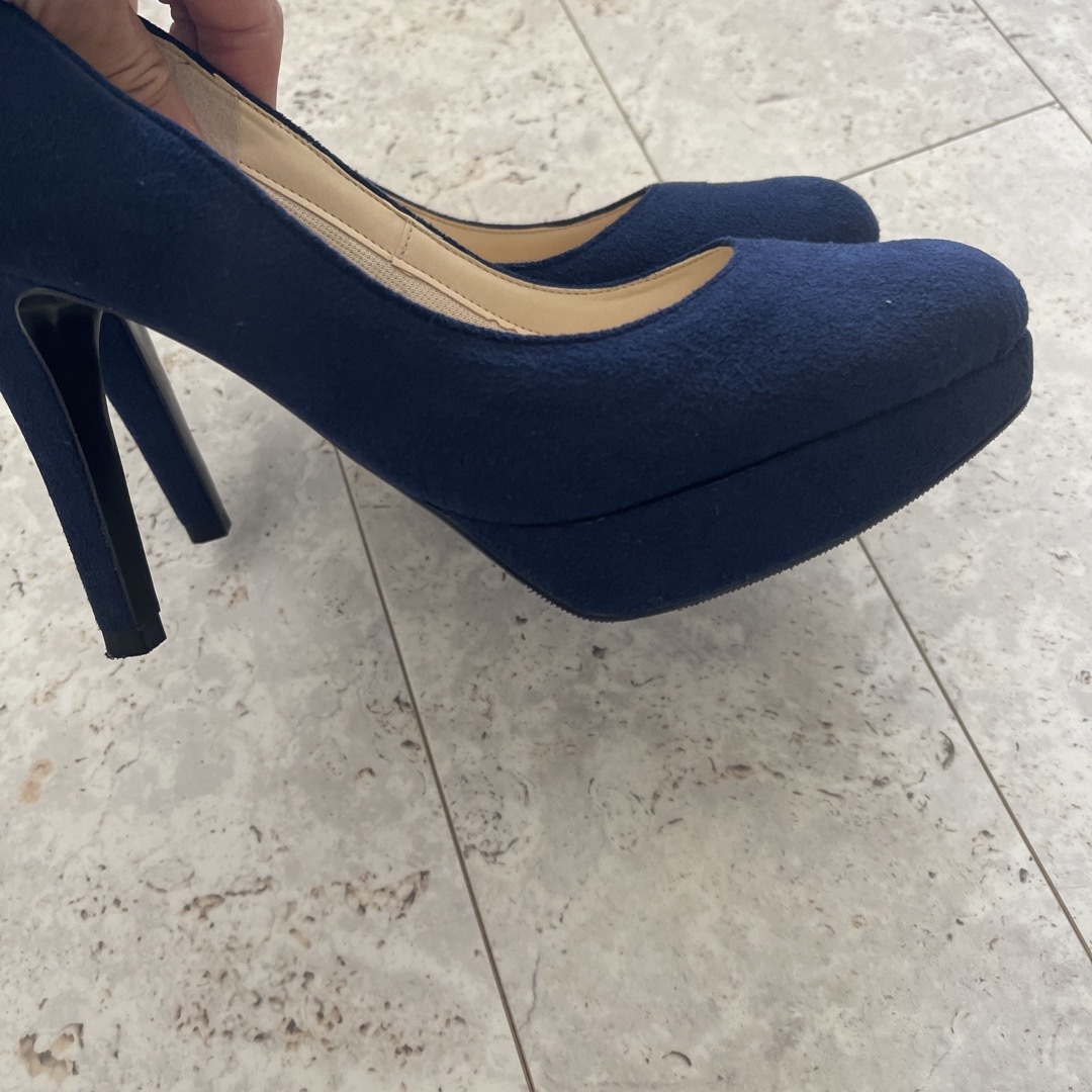 ESPERANZA(エスペランサ)の新品　紺色パンプス レディースの靴/シューズ(ハイヒール/パンプス)の商品写真