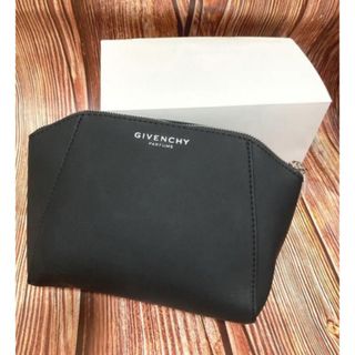 ジバンシィ(GIVENCHY)の新品　ジバンシー 正規ノベルティ　マルチポーチ　ブラック　(ポーチ)