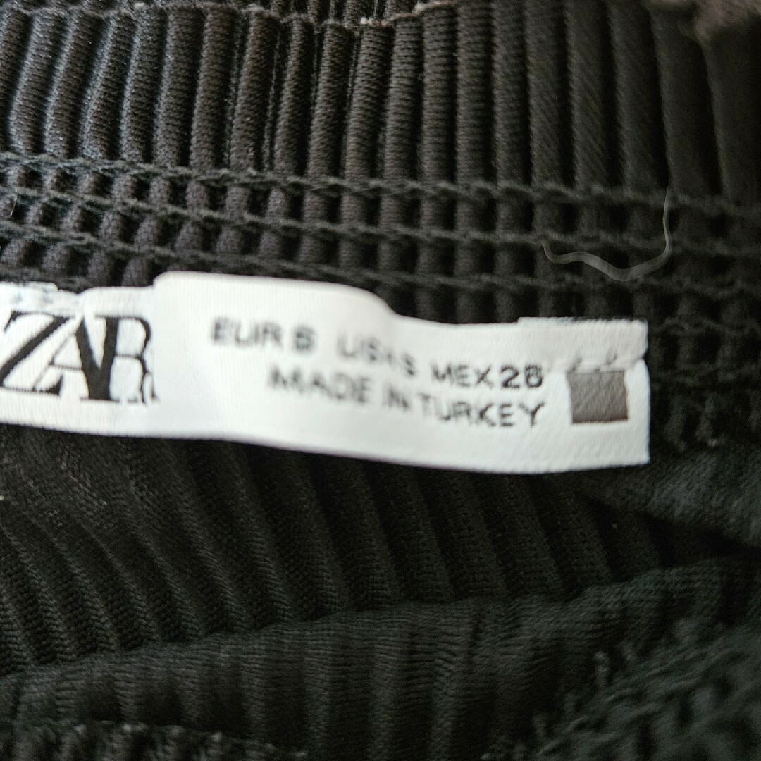 ZARA(ザラ)のZARA フリルトップス レディースのトップス(シャツ/ブラウス(半袖/袖なし))の商品写真
