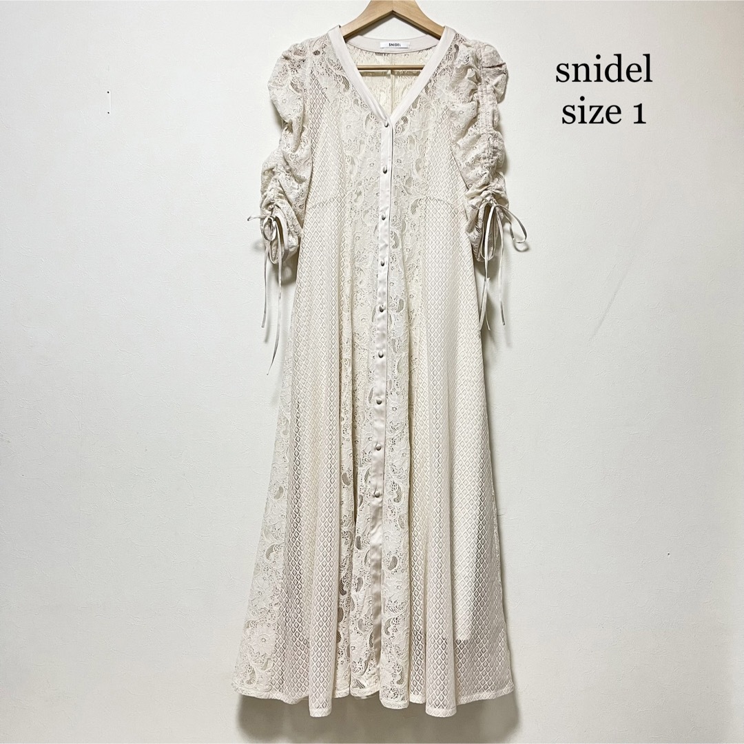 即完品 タグ付き未使用 snidel パネルレースワンピース アイボリー 即完品 タグ付き未使用 snidel パネルレースワンピース アイボリー