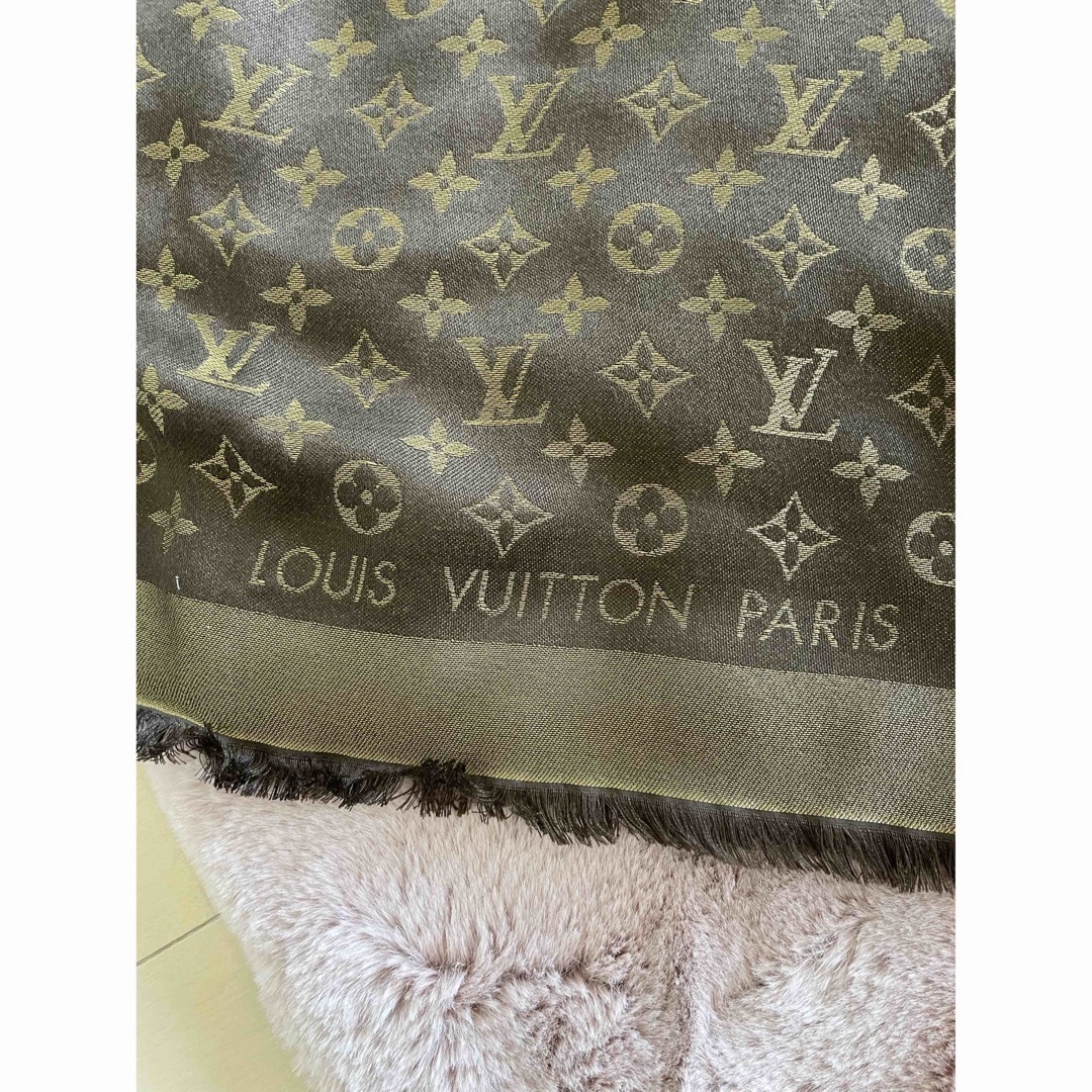 LOUIS VUITTON(ルイヴィトン)のミヤ様専用　ルイヴィトン　モノグラム大判スカーフ　ストール レディースのファッション小物(マフラー/ショール)の商品写真