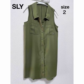 スライ(SLY)のSLY スライ　美品 ノースリーブ シャツ　カーキ ベスト 袖なしトップス(シャツ/ブラウス(半袖/袖なし))