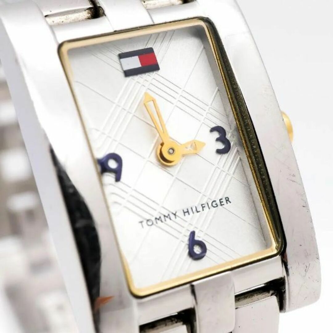 TOMMY HILFIGER(トミーヒルフィガー)の《人気》TOMMY HILFIGER 腕時計 ホワイトシルバー ロゴ レディースのファッション小物(腕時計)の商品写真