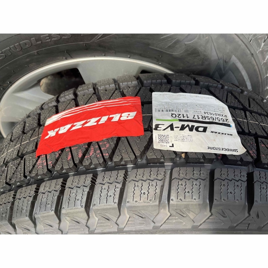 ホイールの穴数6穴BLIZZAK DM-V3 265/65R17 スタッドレスタイヤ4本 プラド