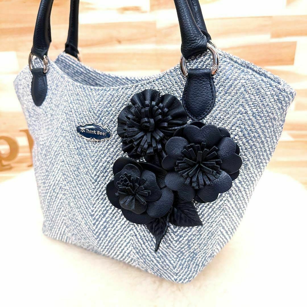 レア【シンクビー】ネイビー ロゼッタ ミニトートバッグ 立体 お花 紺×白-