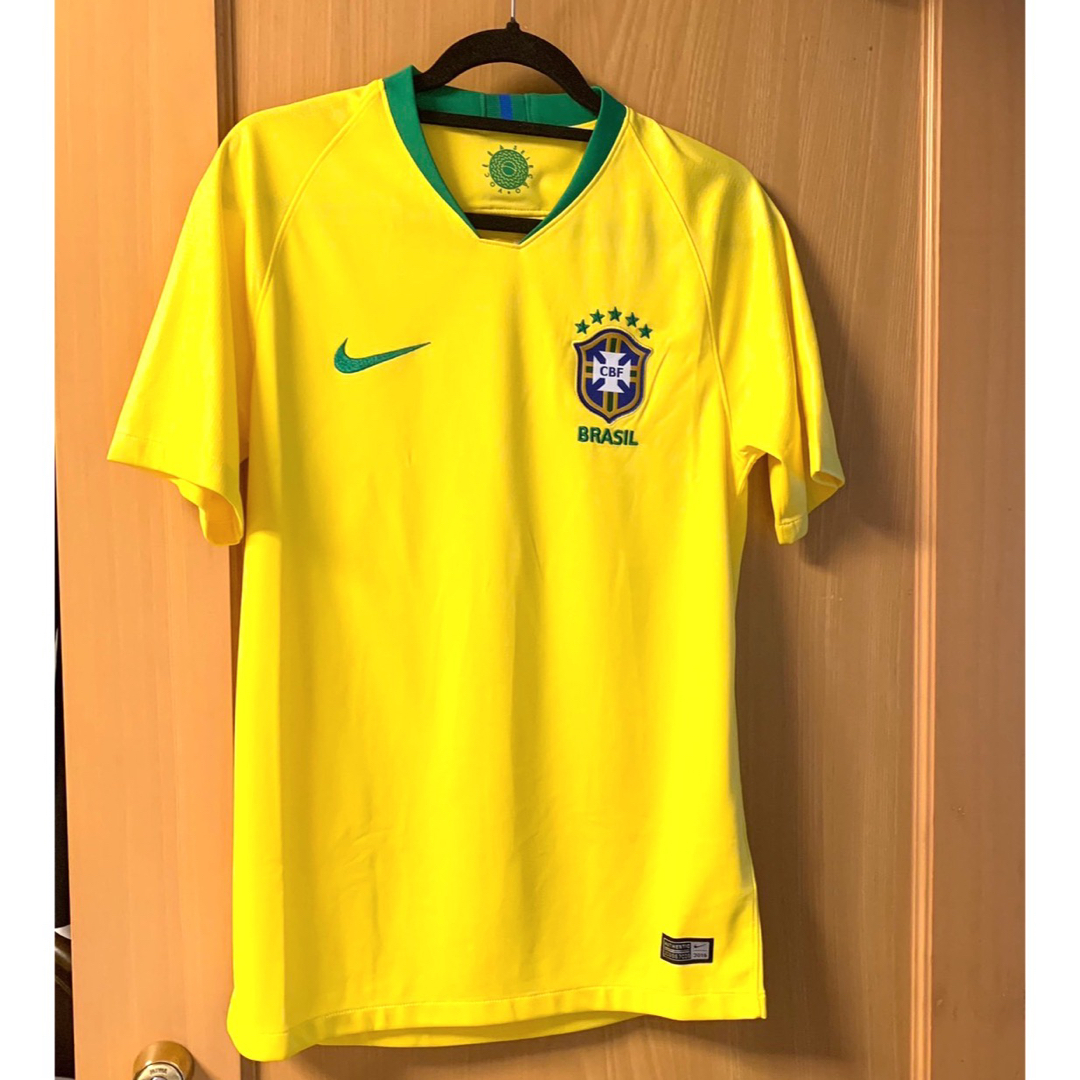 NIKE(ナイキ)のブラジル代表　サッカーユニフォーム　 スポーツ/アウトドアのサッカー/フットサル(ウェア)の商品写真