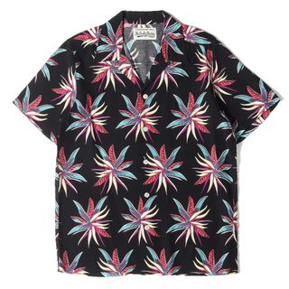 ワコマリア(WACKO MARIA)のWACKO MARIA ワコマリア シャツ サイズ:M フラワー柄 ハワイアンシャツ アロハシャツ S/S HAWAIIAN SHIRT ブラック 黒 トップス カジュアルシャツ 半袖 【メンズ】【中古】【美品】(シャツ)