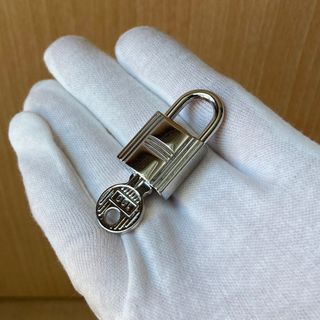 エルメス(Hermes)の【美品〜極美品】HERMES エルメス　カデナ　パドロック  シルバー　100番(キーホルダー)