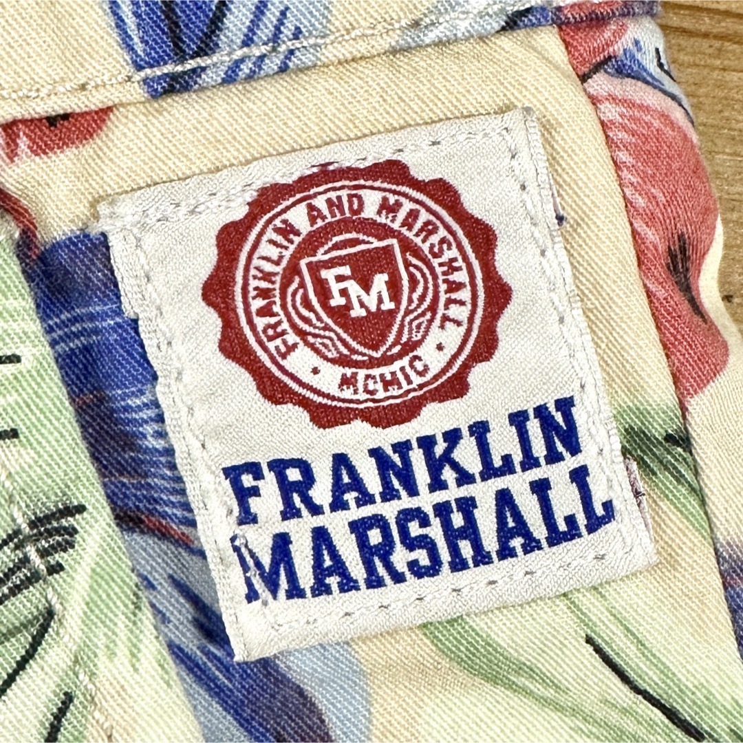 FRANKLIN&MARSHALL(フランクリンアンドマーシャル)のフランクリンマーシャル 花柄 ハイビスカス ショーツ ハーフパンツ メンズのパンツ(ショートパンツ)の商品写真