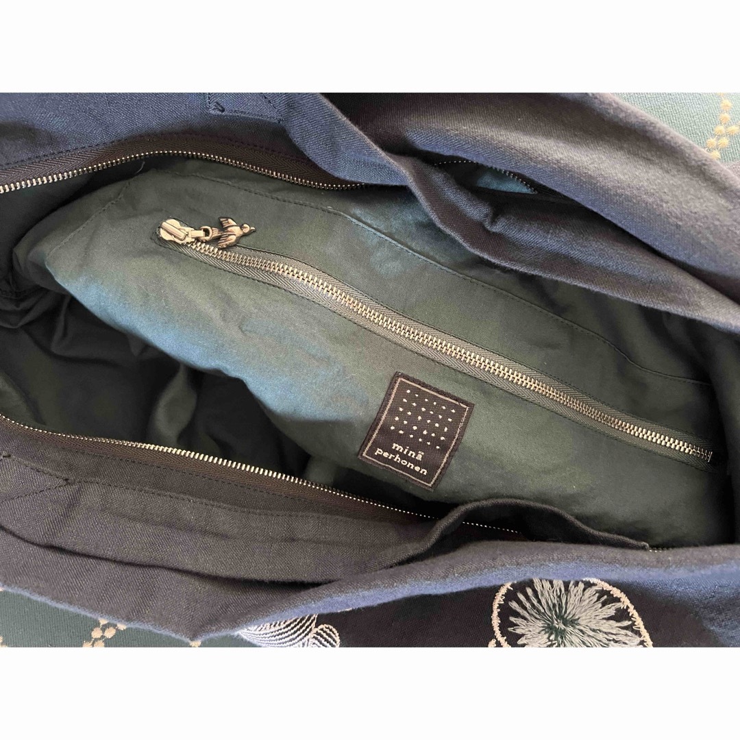 mina perhonen(ミナペルホネン)のhanakaze ショルダーバッグ大 未使用 ミナペルホネン レディースのバッグ(ショルダーバッグ)の商品写真