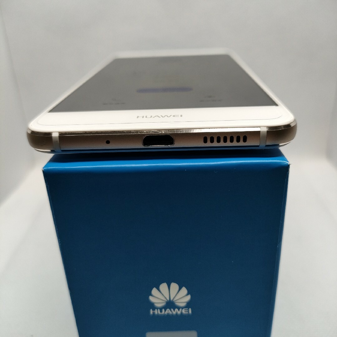 HUAWEI(ファーウェイ)のHUAWEI　P１０lite 　32G　ＵＱモバイル版　SIMフリー中古品 スマホ/家電/カメラのスマートフォン/携帯電話(スマートフォン本体)の商品写真