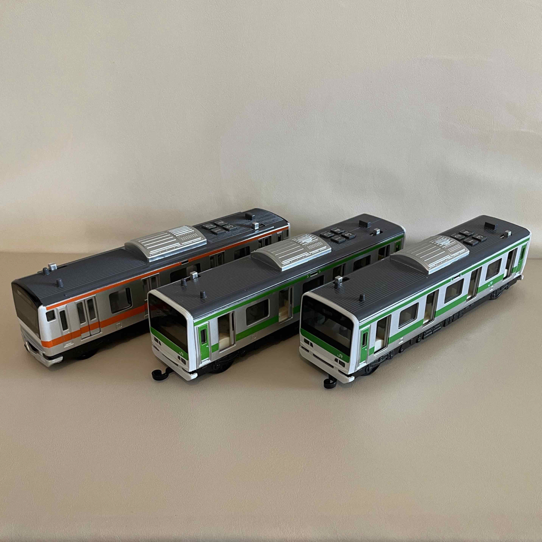 サウンドトレイン　E235系山手線 ✖️2両、E233系 中央快速線  キッズ/ベビー/マタニティのおもちゃ(電車のおもちゃ/車)の商品写真